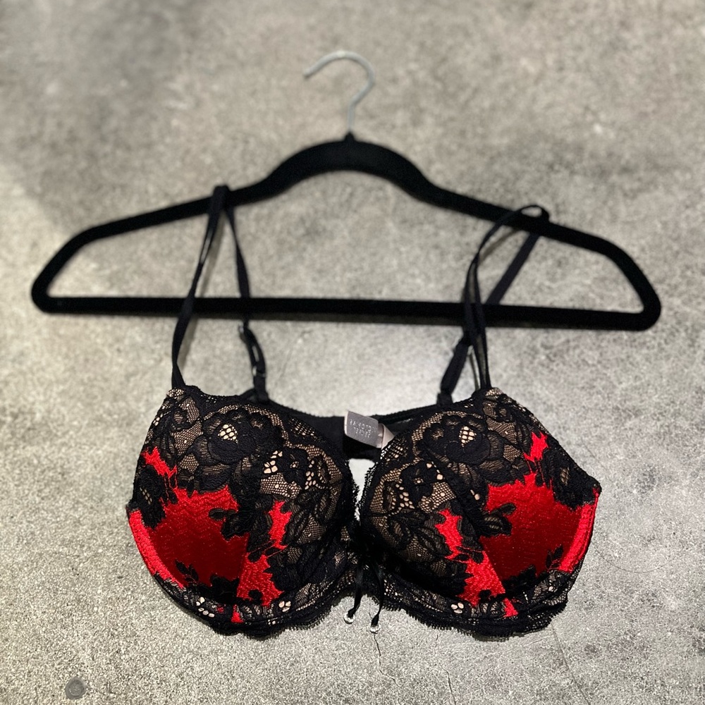 Victoria's Secret, So Damn Sexy, Red and Black Lace Bra With Crystals, 34B, Worn